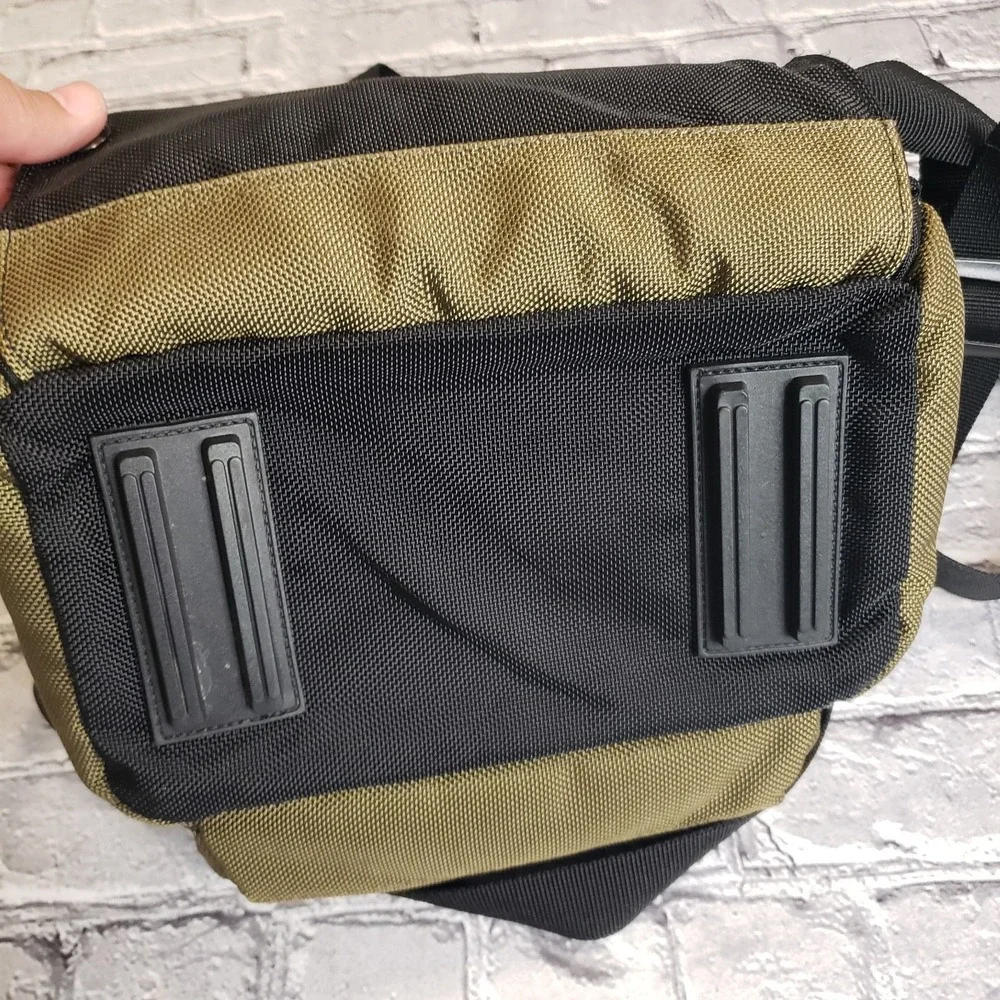 Canon Camera Bag Padded SLR Multi Strap Black & Green Carry Tote Shoulder Case